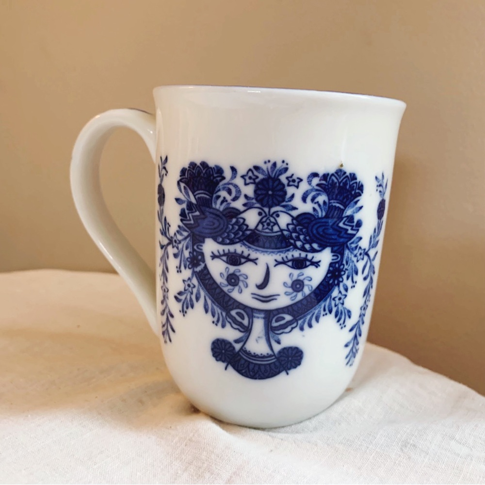 Artistic Seito blue and white mug with Japanese art